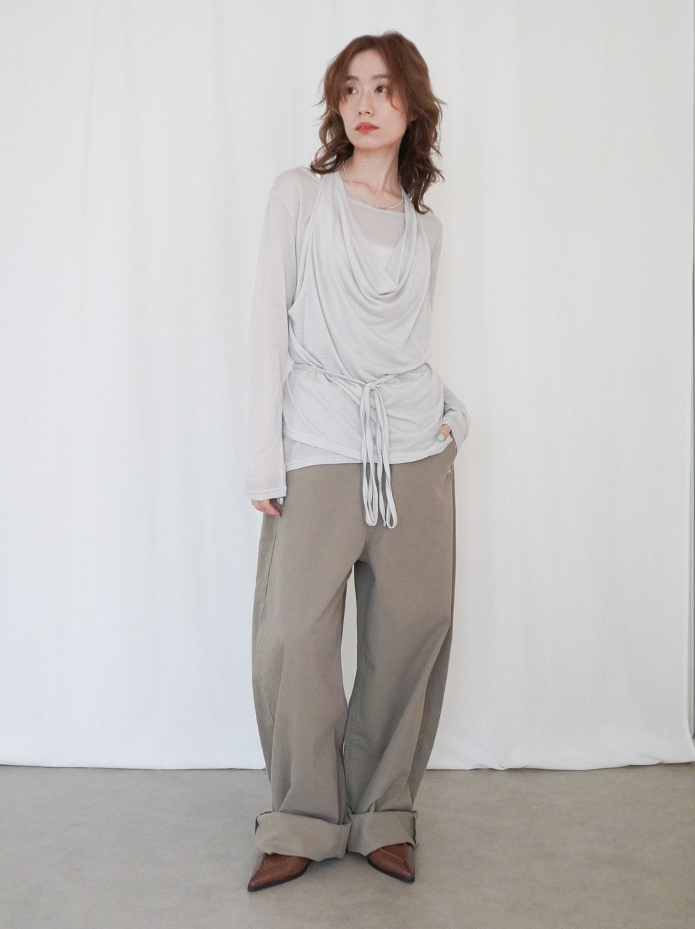 Halter layered ドレープラウンドネックトップス