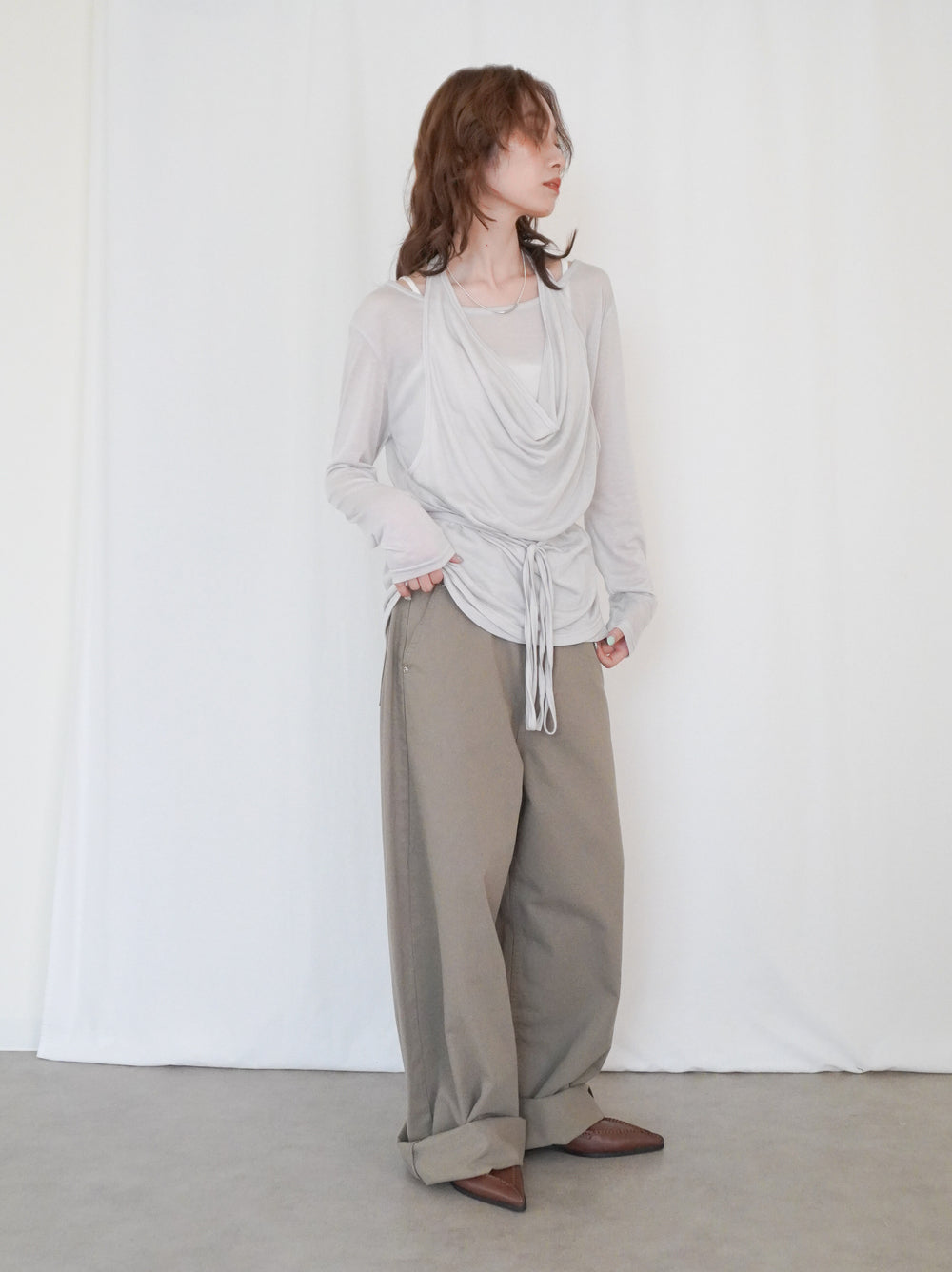 Halter layered ドレープラウンドネックトップス