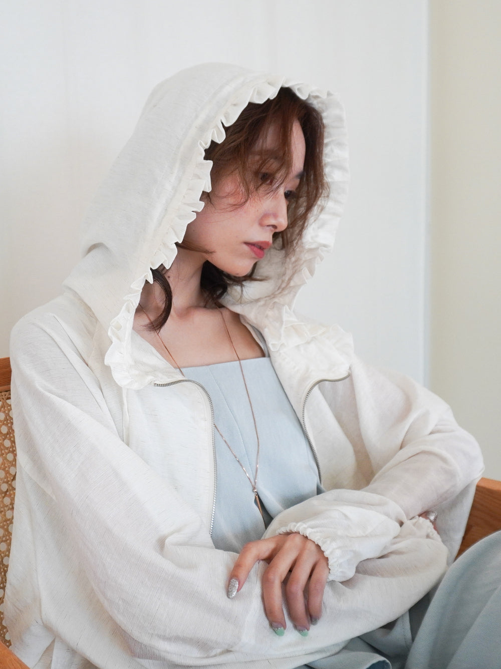 Drawstring zip-up フリルフーディージャケット