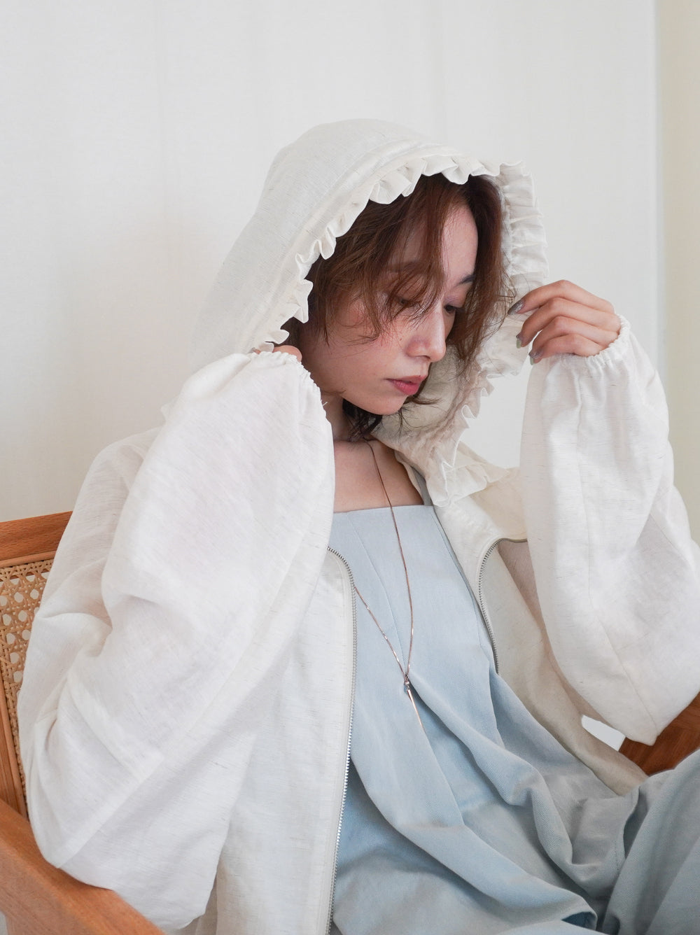 Drawstring zip-up フリルフーディージャケット