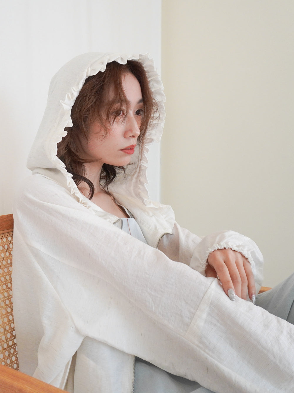 Drawstring zip-up フリルフーディージャケット