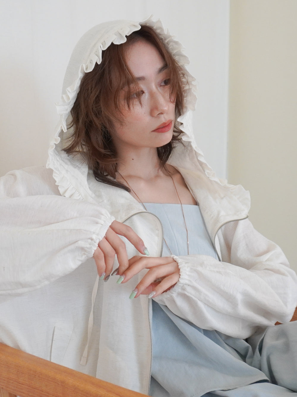 Drawstring zip-up フリルフーディージャケット