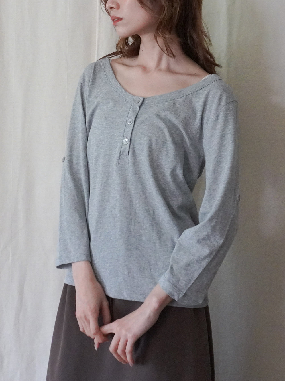 Soft scoop ヘンリーネックカットソー
