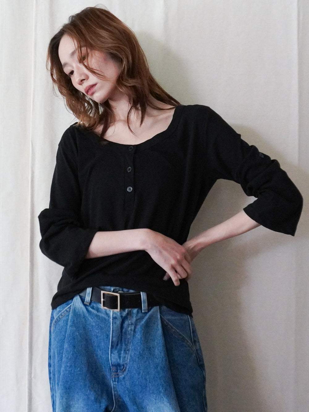 Soft scoop ヘンリーネックカットソー