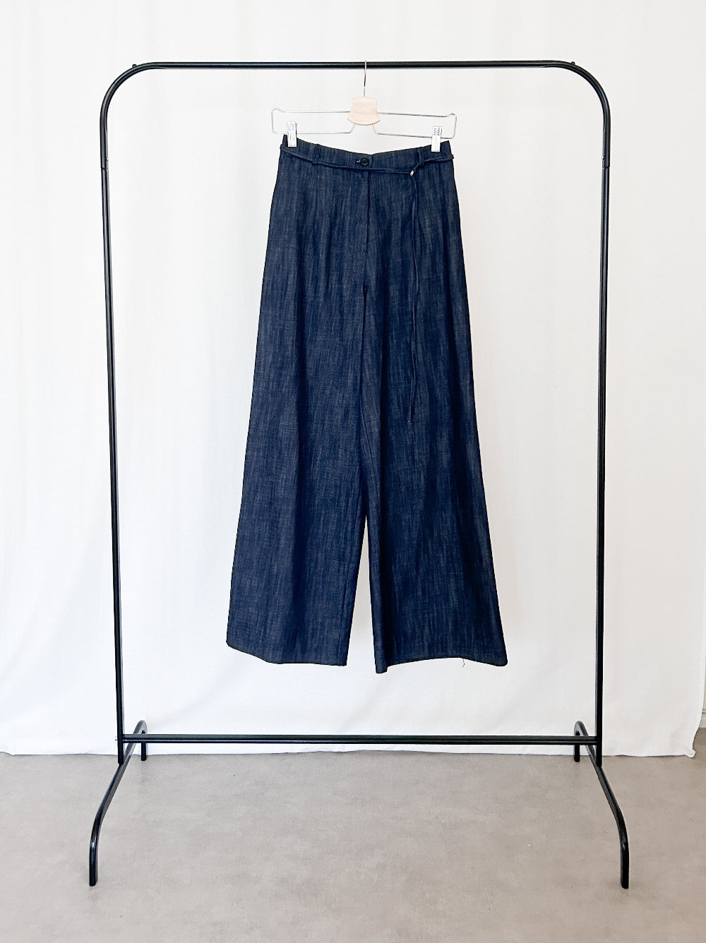 Wide straight indigo パンツ