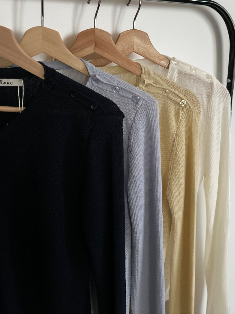 Asymmetric button-down リブカーディガン